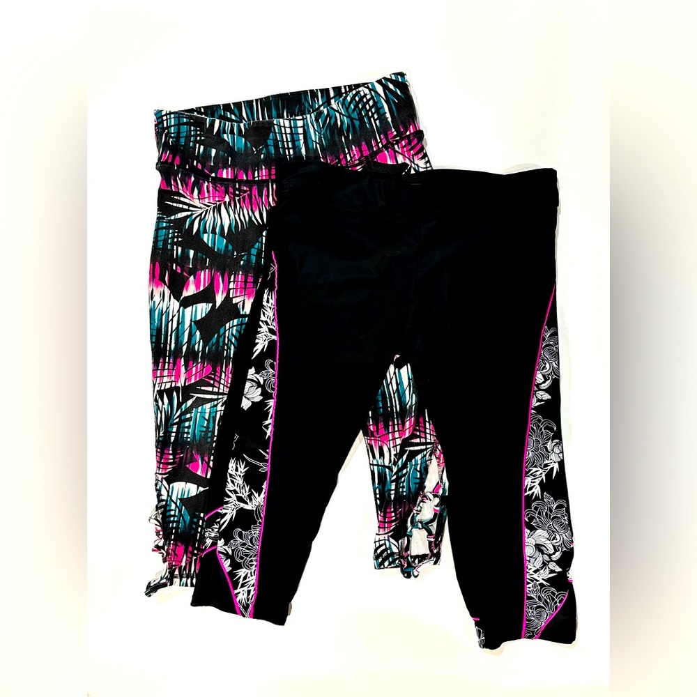 2 pairs size L women’s capri length leggings black pink and teal